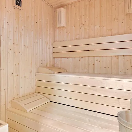 Сasa de vacaciones In With Sauna