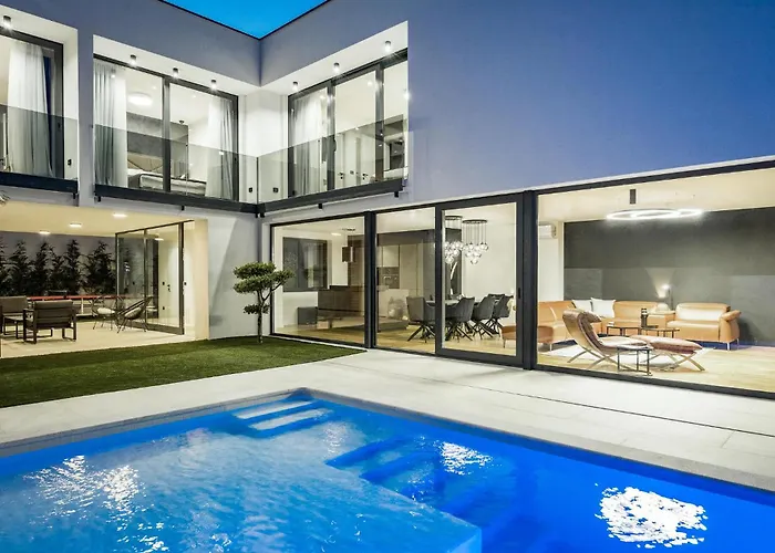 Pet Friendly In With Sauna Медулин